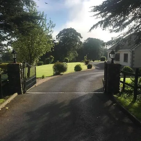 Meadow House In County Donegal * Donegal Town